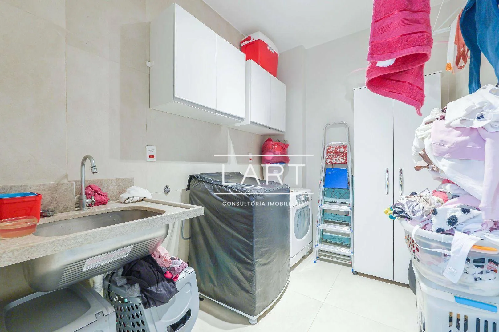 4-bedroom apartment with 453 m² and shared elevator — photo 34