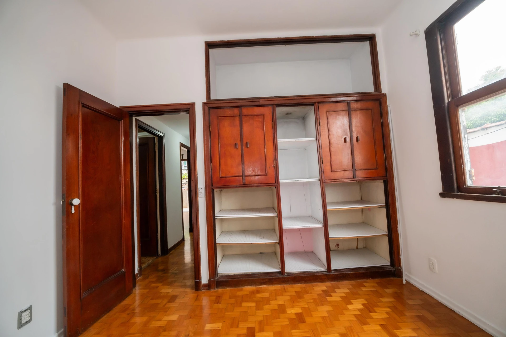 Garden in a 3-bedroom house, 200 m² — photo 52