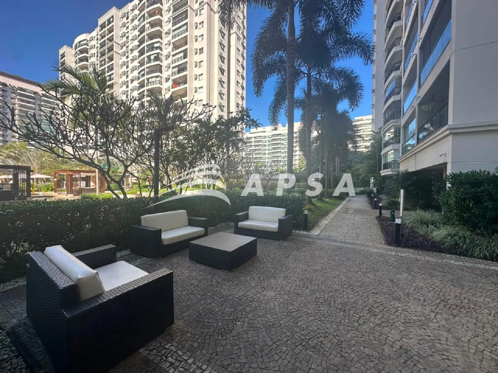 Apartamento de 3 quartos com cozinha americana e varanda — photo 35