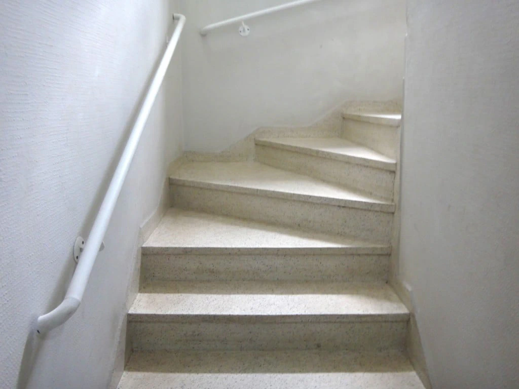 2-bedroom apartment with wood or laminate floors in Curitiba — photo 17