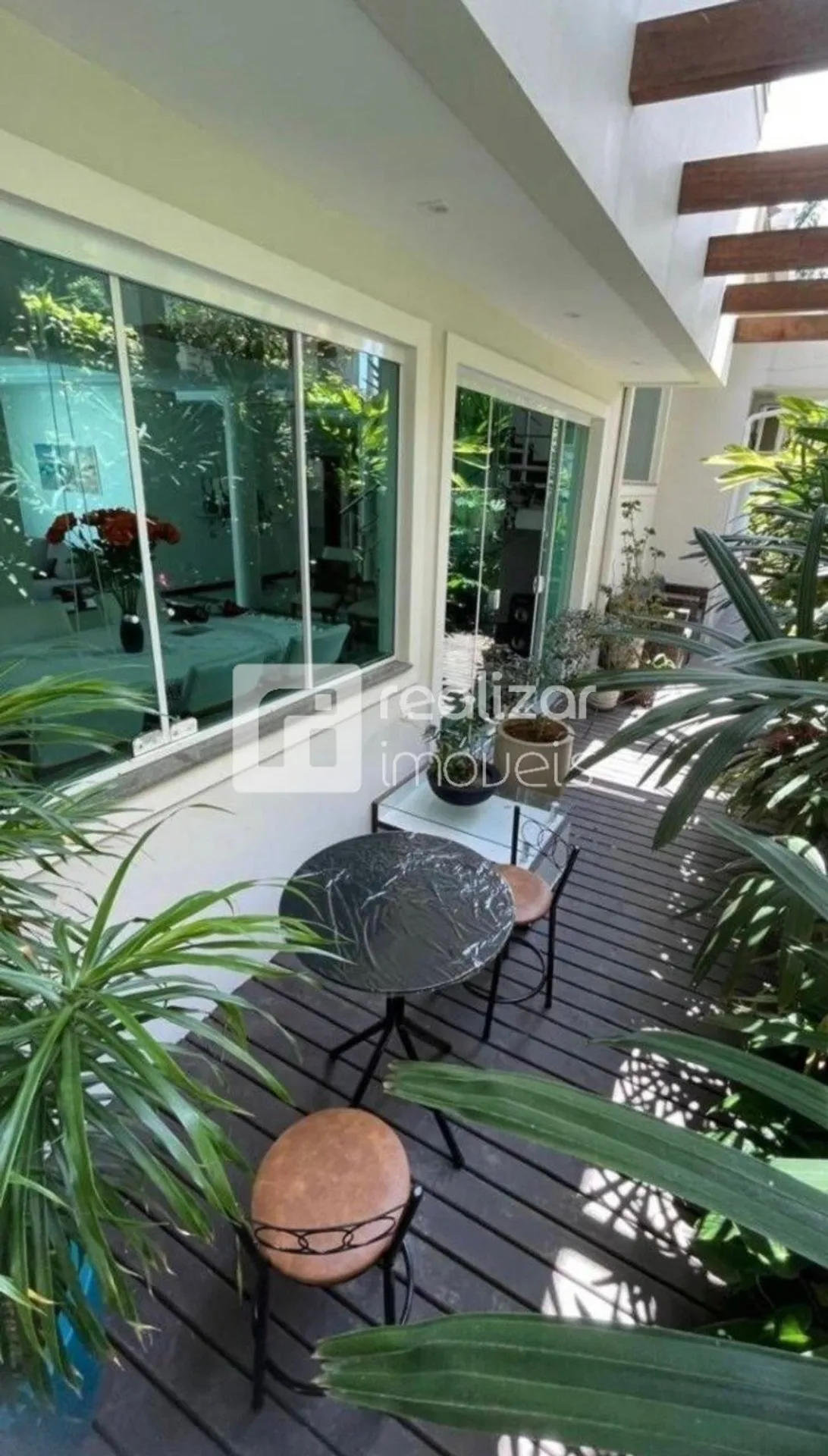 House with 6 bedrooms and 450 m² plus 3 parking spaces — photo 16
