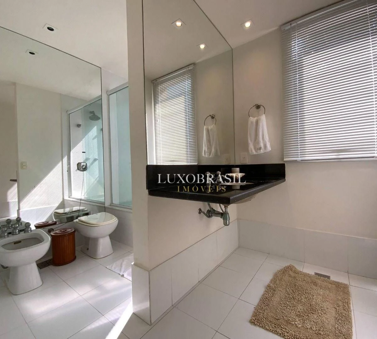 Apartment with 4 suites and access to shared pool — photo 50