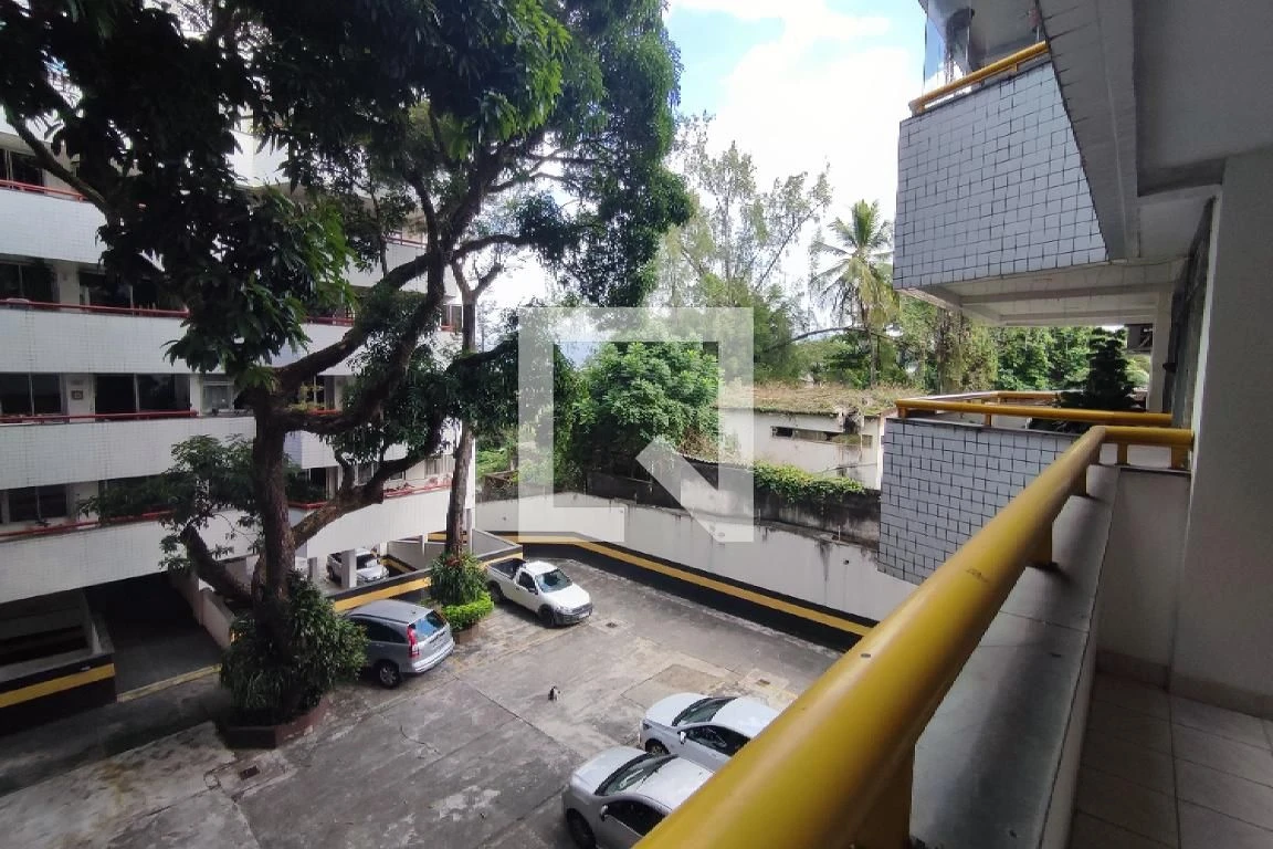 Furnished 2-bedroom apartment with open-plan kitchen — photo 3