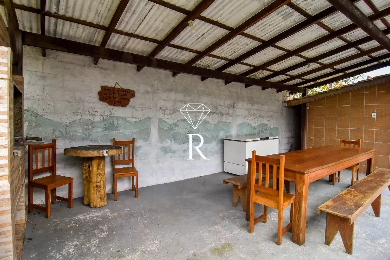 Casa tipo sítio con 4 dormitorios y 6 plazas de aparcamiento — photo 43
