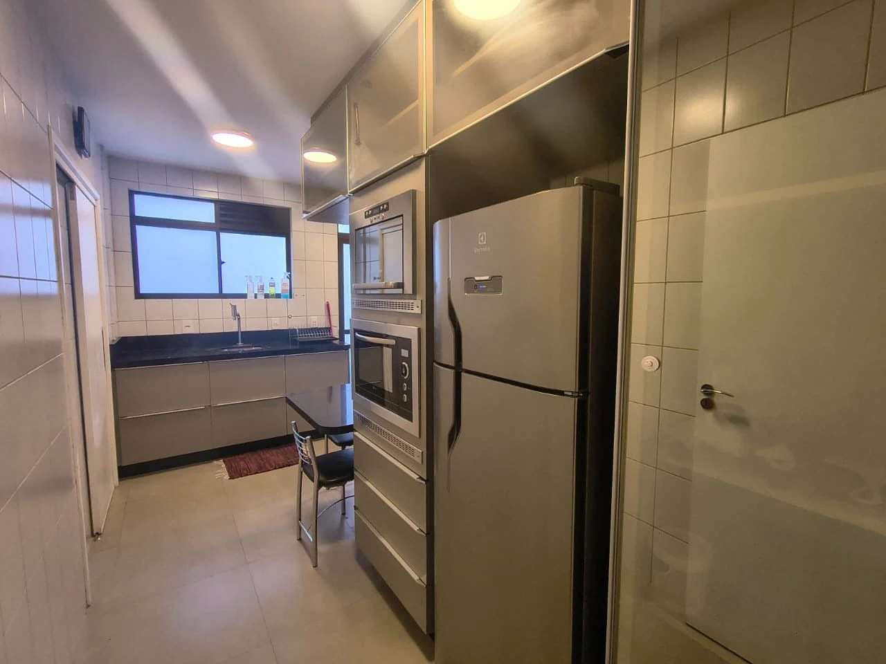 Floor-to-ceiling windows in a 3-bedroom apartment, 90 m² — photo 2