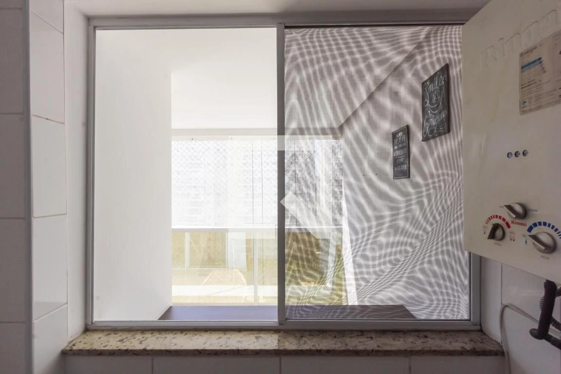 Balcony with a grill in a 2-bedroom apartment, 68 m² — photo 86