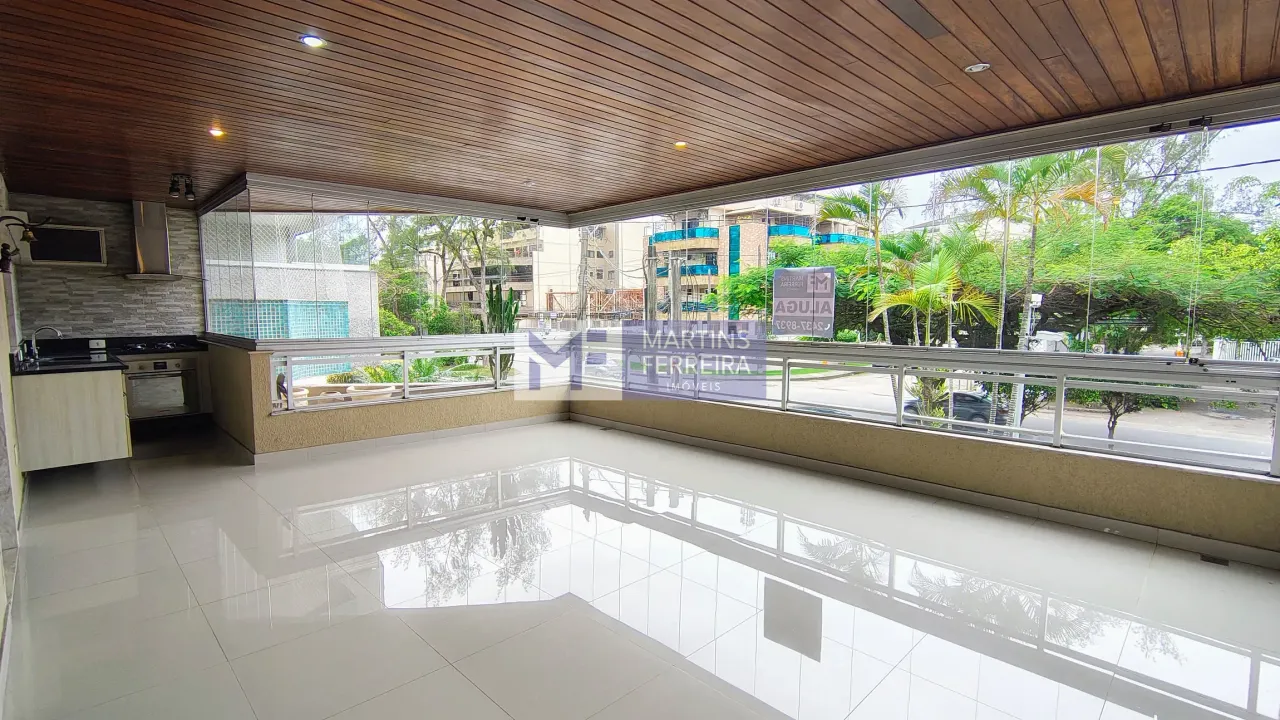 Glass-enclosed balcony in a 3-bedroom apartment, 115 m² — photo 16
