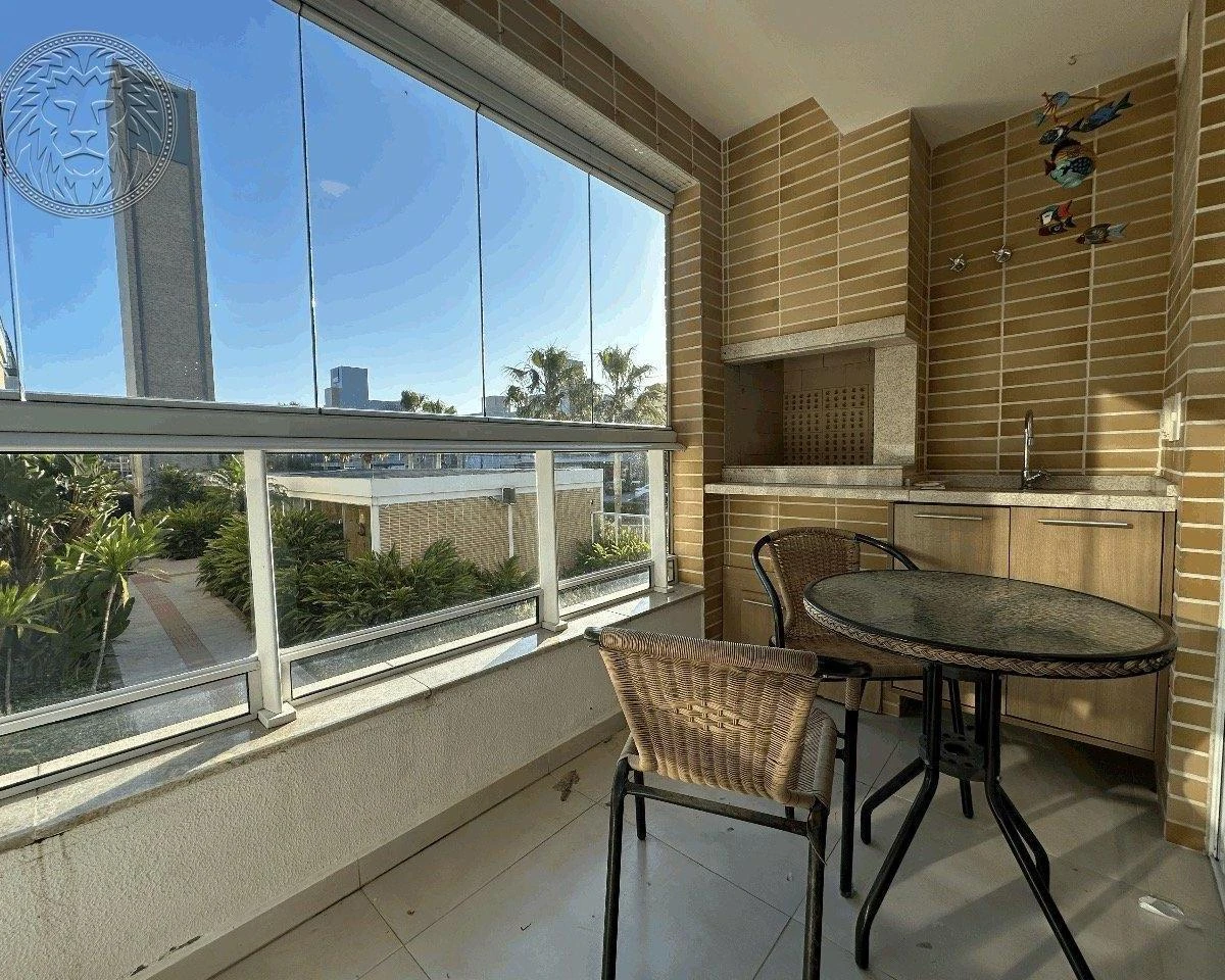Balcony with a grill in a 2-bedroom apartment, 91 m² — photo 14