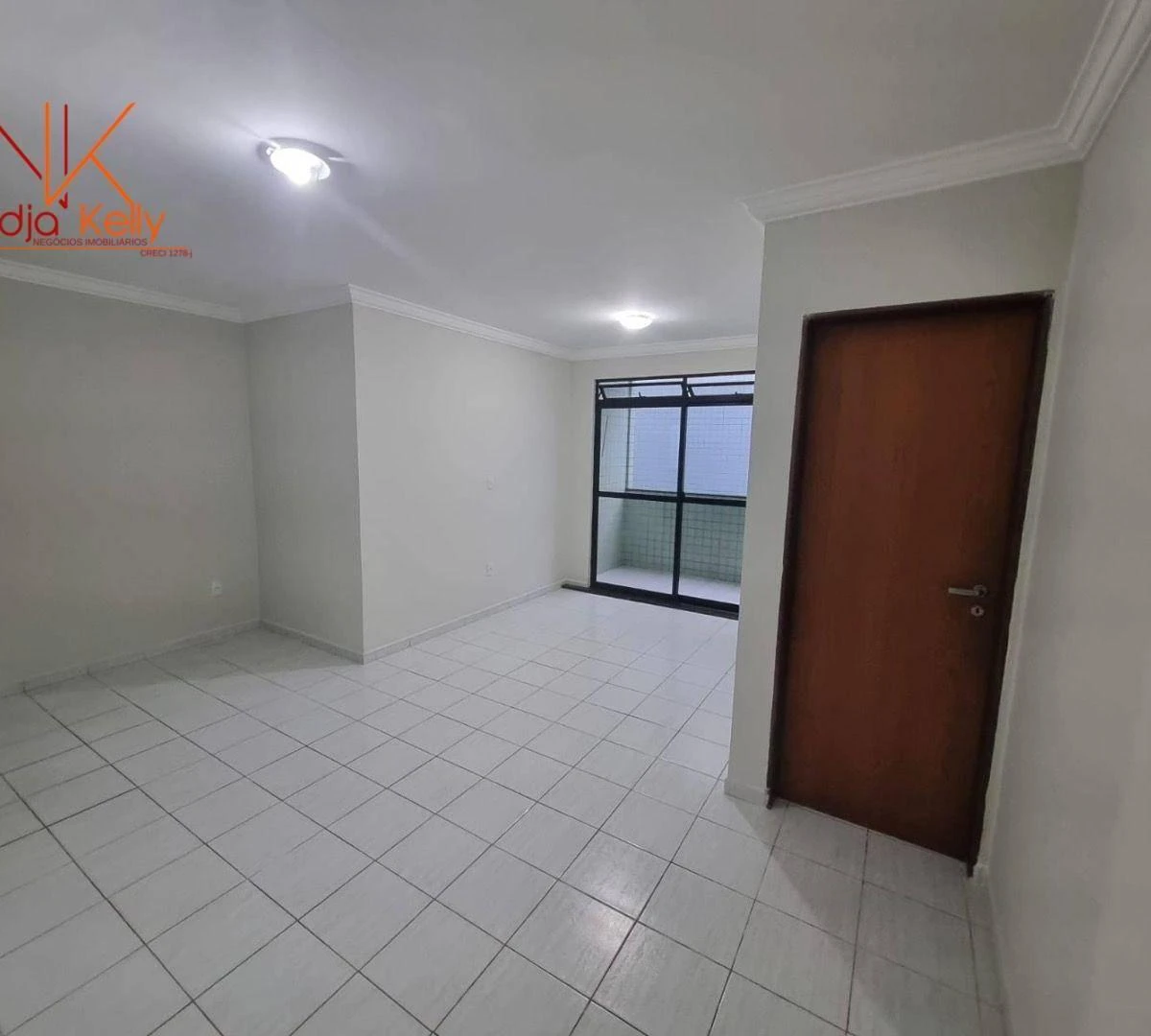 3-bedroom apartment in a building with a pool — photo 4