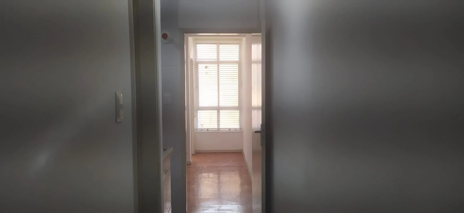 1-bedroom apartment with a closed-off kitchen, 38 m² — photo 12