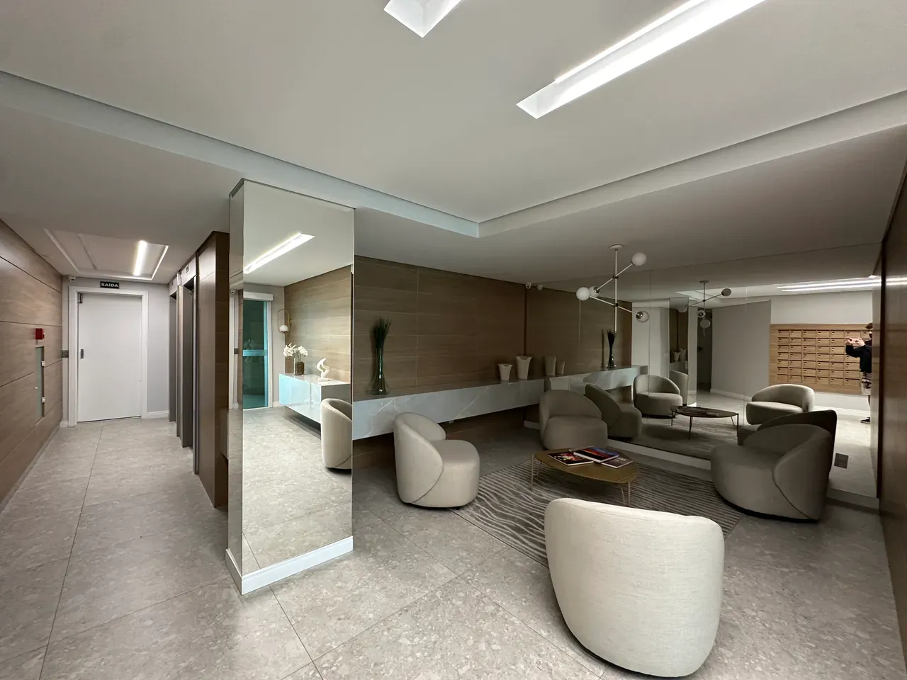 3-bedroom apartment with a fireplace in Florianópolis — photo 40