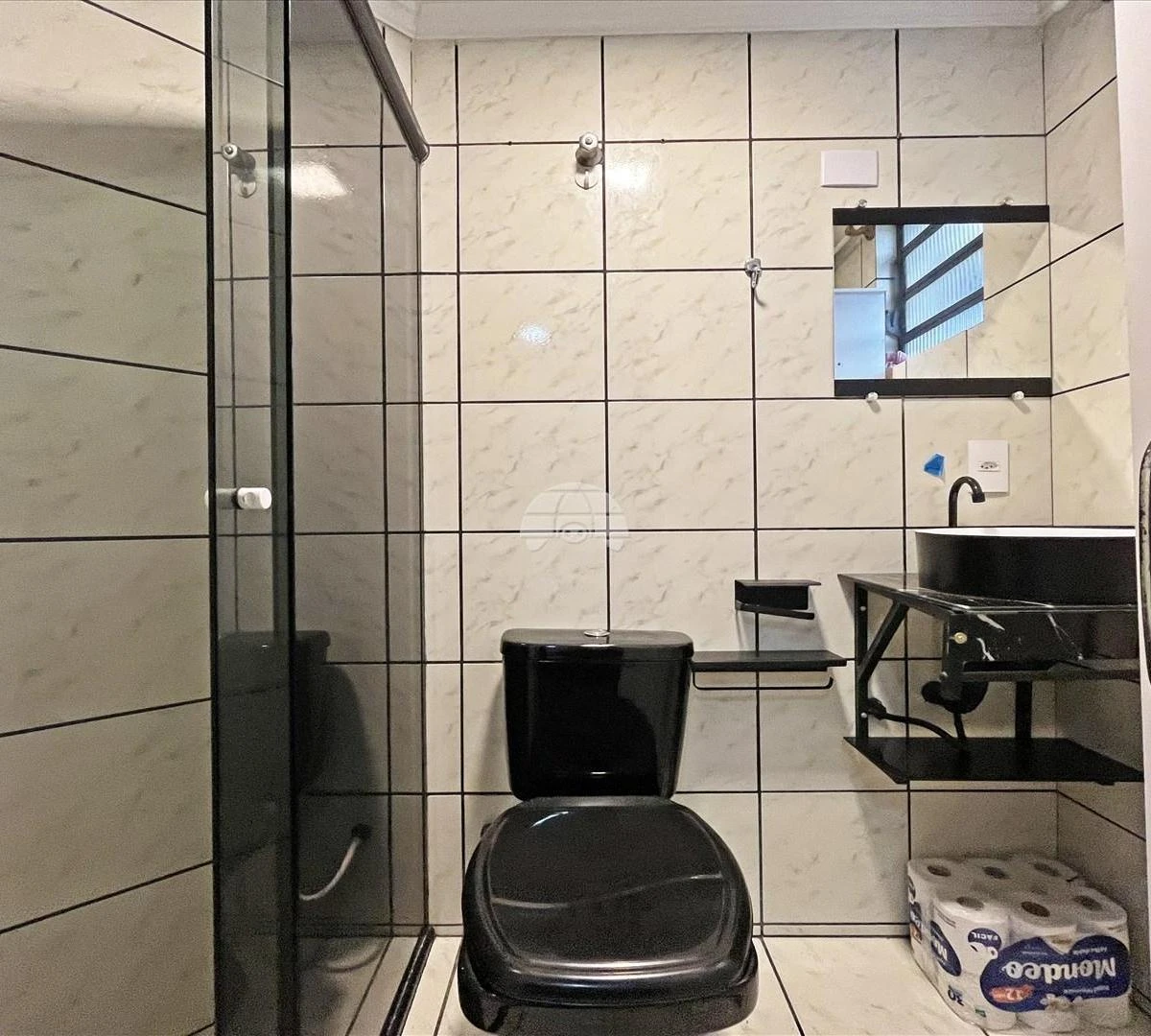 Wood or laminate floors in a one-bedroom apartment, 21 m²