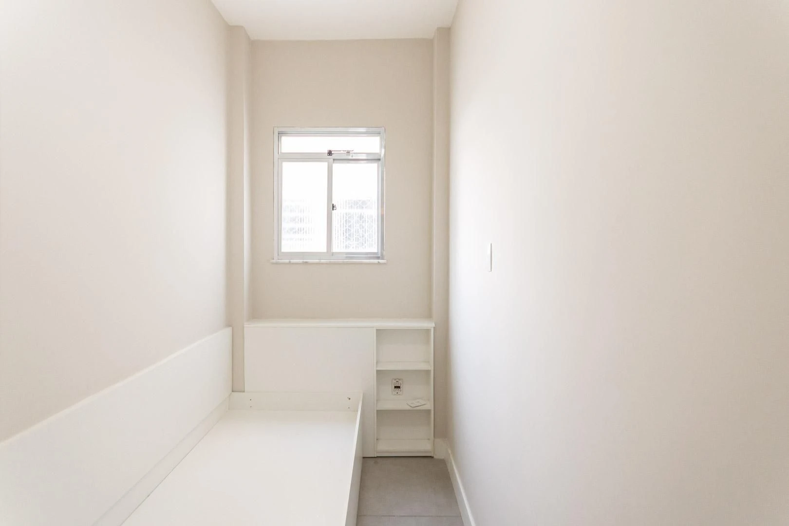 Wood or laminate floors in a 2-bedroom apartment, 64 m² — photo 17