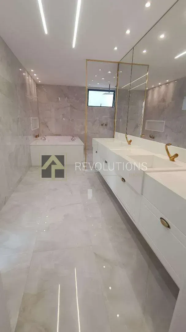 House with 5 bedrooms and 5 en-suites — photo 21
