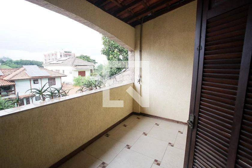 Furnished 400 m² house with 4 bedrooms and 4 bathrooms — photo 23