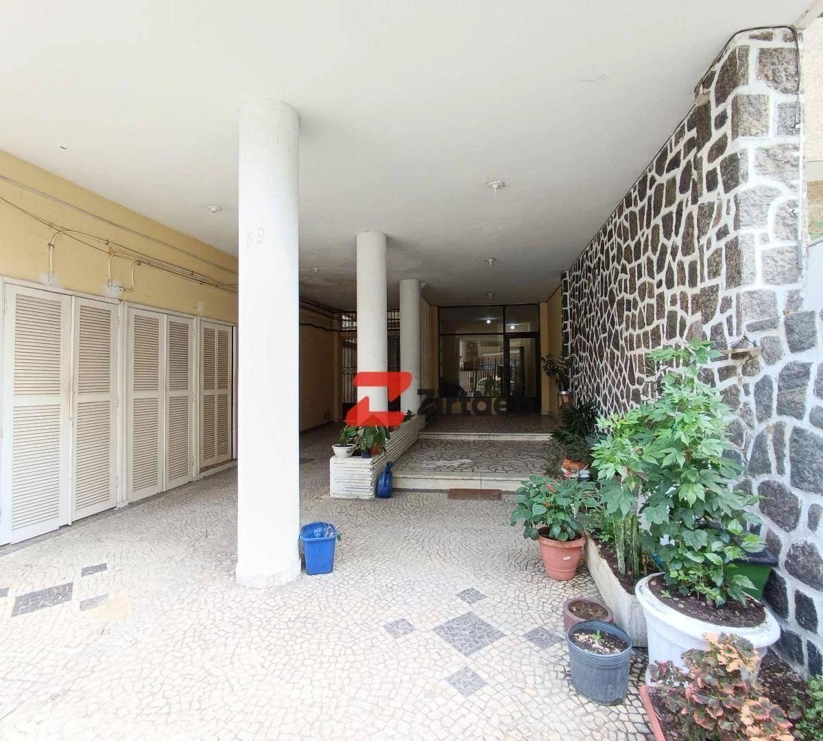 90 m² apartment with 2 bedrooms and city views — photo 2