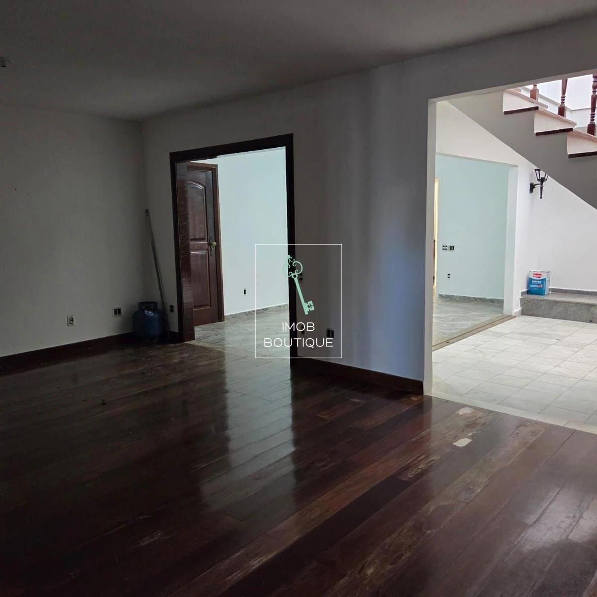 Duplex house with 5 bedrooms and laundry washing machine — photo 12