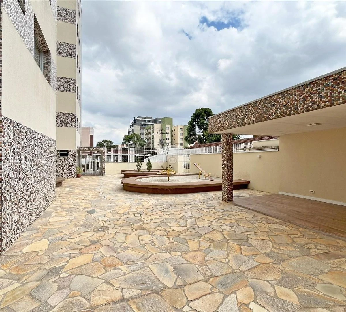 2-bedroom apartment with balcony, en-suite and 1 parking — photo 23
