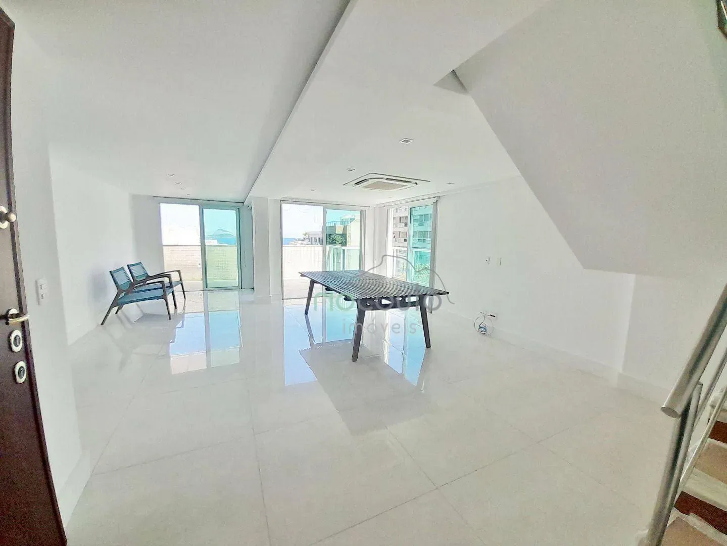 Apartment with 4 bedrooms and a balcony — photo 20
