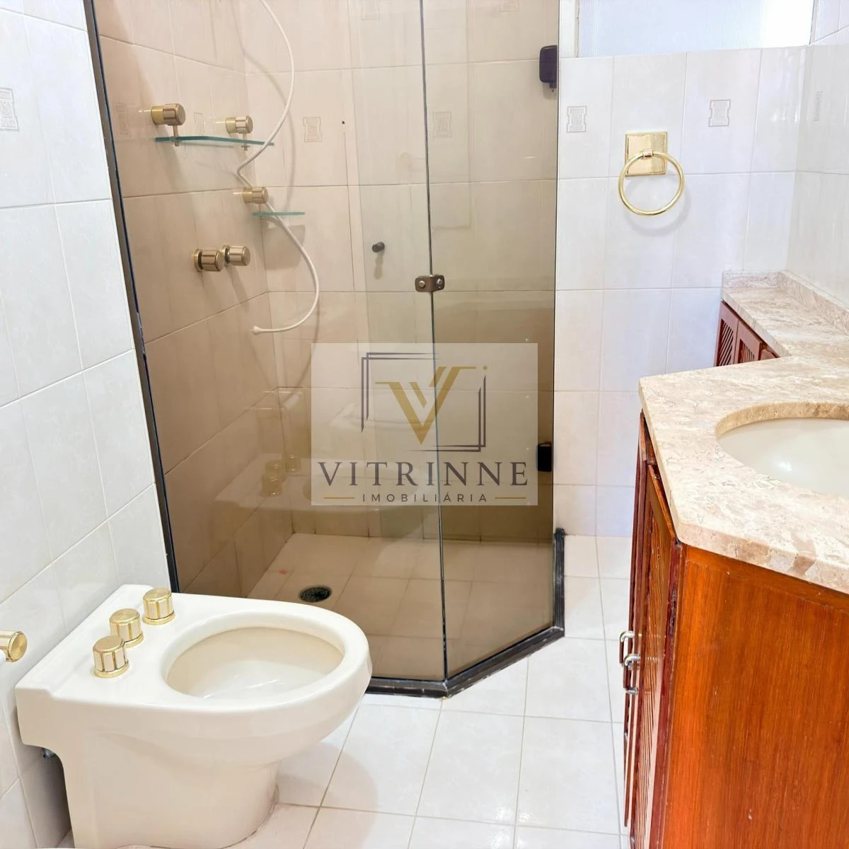 3-bedroom apartment with wood or laminate floors in Curitiba — photo 27