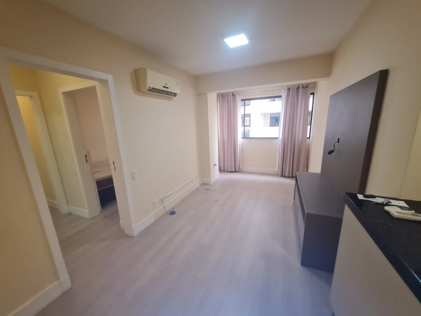 Квартира з 2 спальнями та кухнею відкритого плану — photo 2