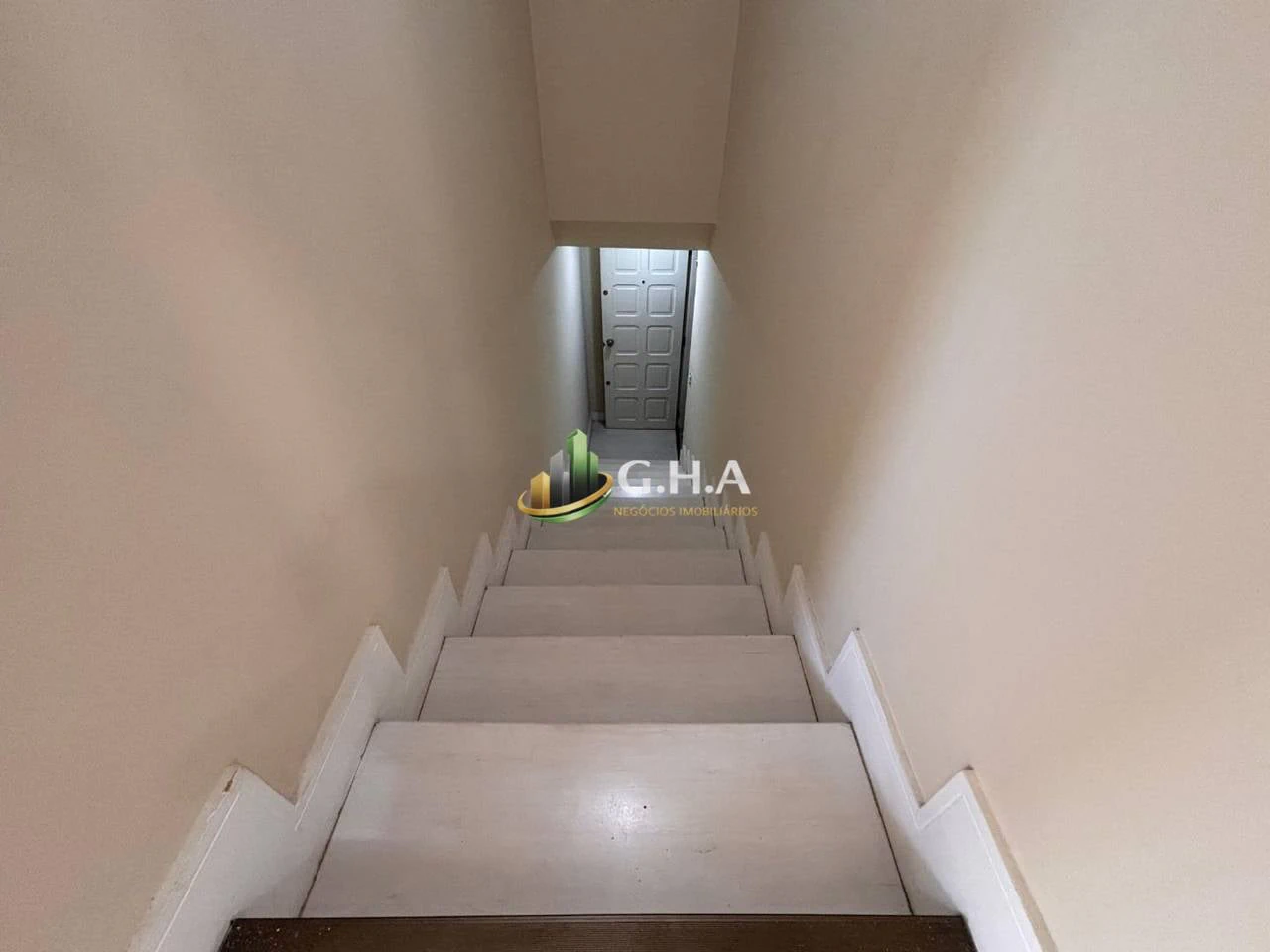 House with 3 en-suite bedrooms and a private garden — photo 12