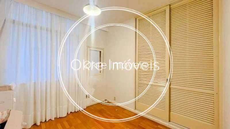 300 m² apartment with 4 bedrooms and 4 bathrooms — photo 18