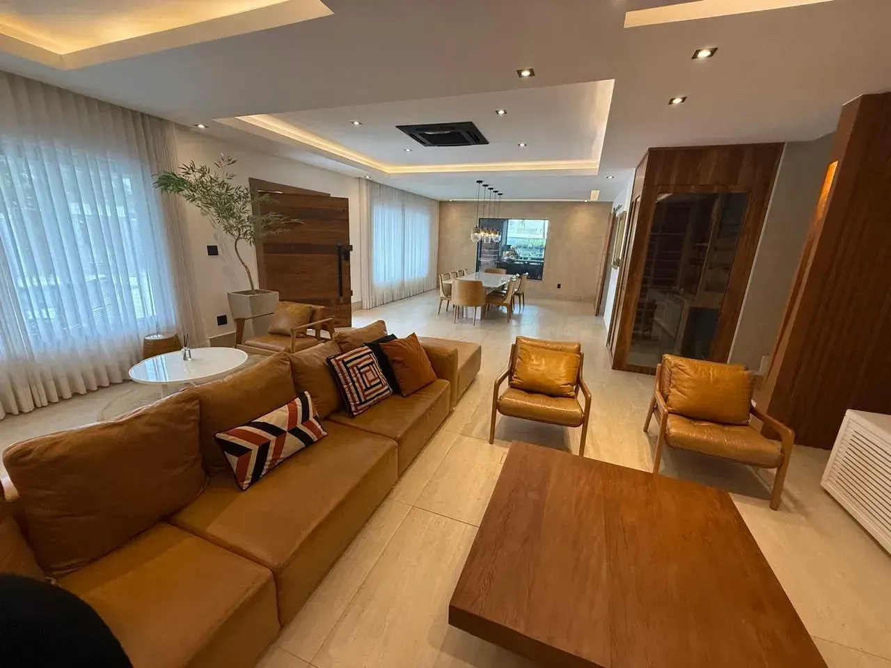 Furnished house with open-plan kitchen, 380 m² — photo 46