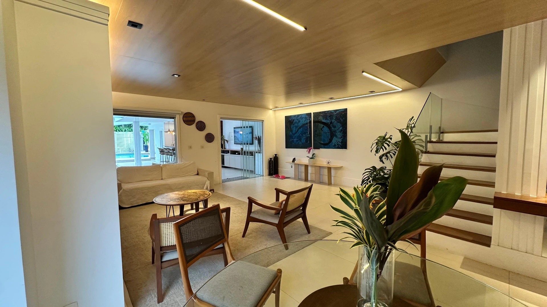 Furnished house, 360 m², with a walk-in closet — photo 5