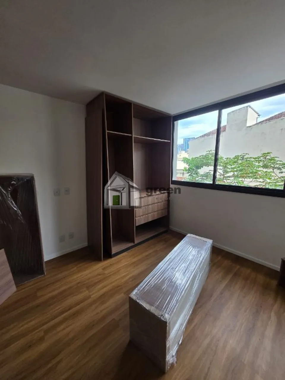 Furnished 1-bedroom apartment with open-plan kitchen — photo 3