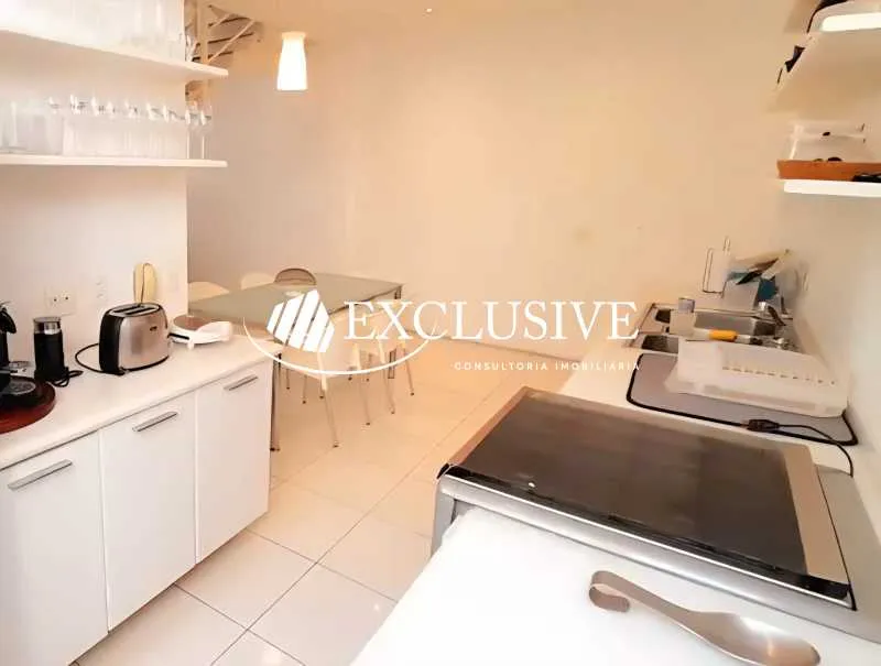 Duplex penthouse with an open kitchen and 2 bedrooms — photo 26
