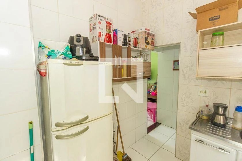 Apartamento mobiliado com 2 quartos e cozinha com fogão a gás — photo 33
