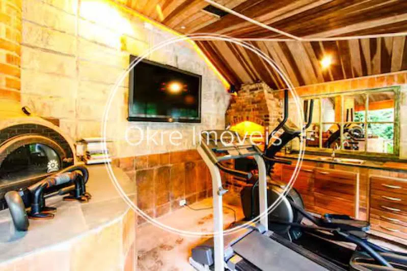 House with 5 bedrooms and 3 bathrooms with a washer — photo 18