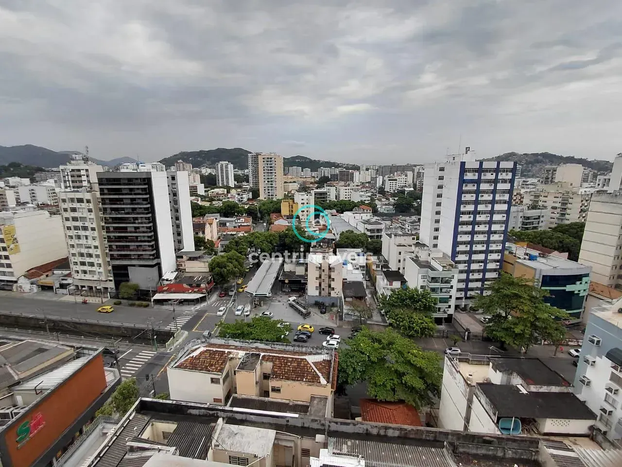 2-bedroom apartment with a mountain view in Rio de Janeiro — photo 30