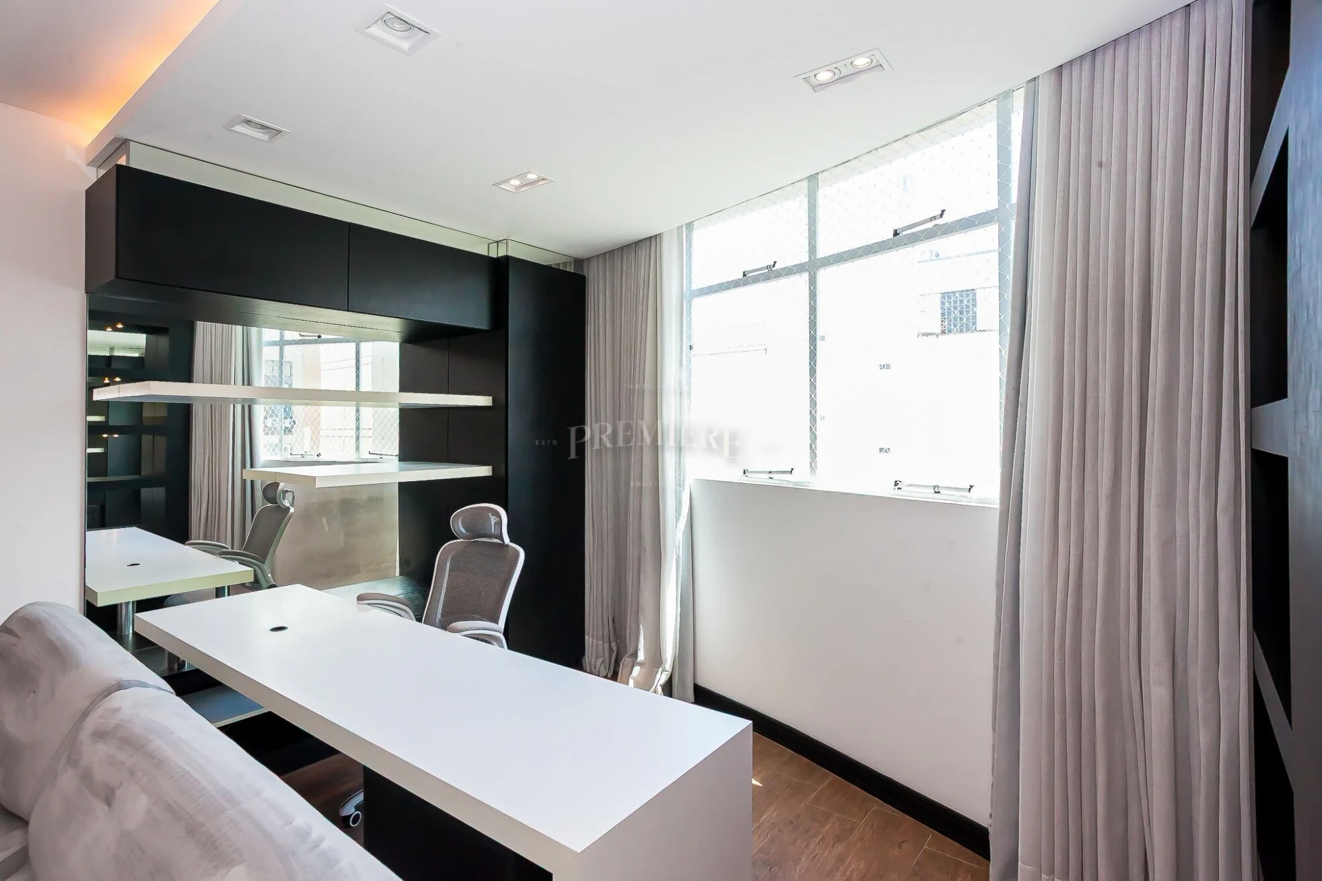 112 m² apartment with a bathtub and floor-to-ceiling windows — photo 13