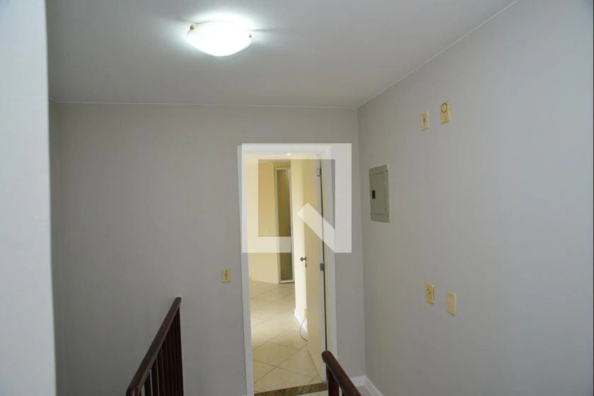 Квартира 200 м² з 3 спальнями та балконом — photo 10