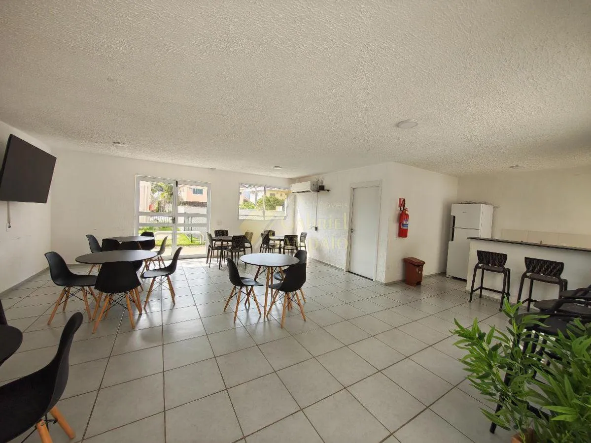 2-bedroom apartment in a building with a gym — photo 9