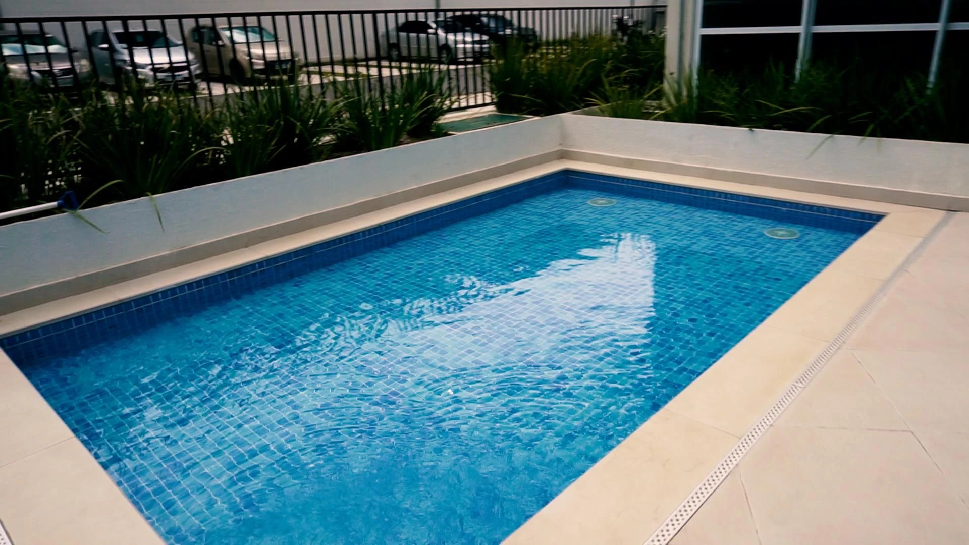 Apartamento mobiliado com varanda e churrasqueira na sacada — photo 18