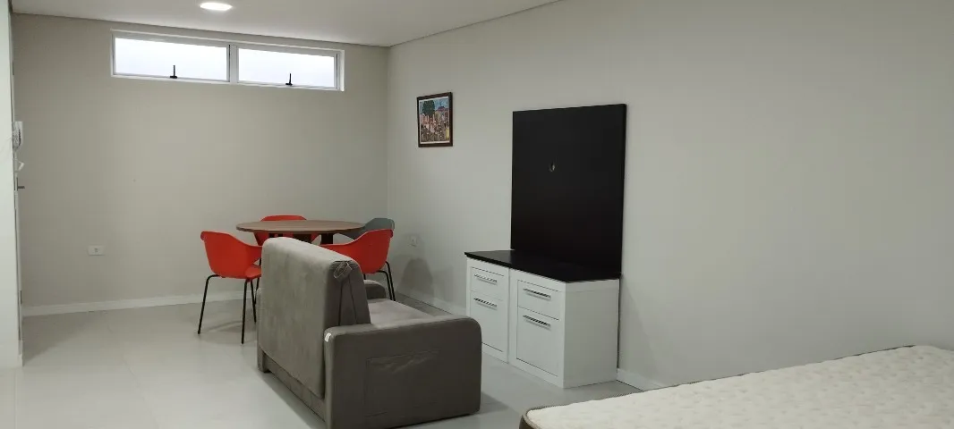 Furnished studio with 1 bedroom and 1 bathroom, no parking