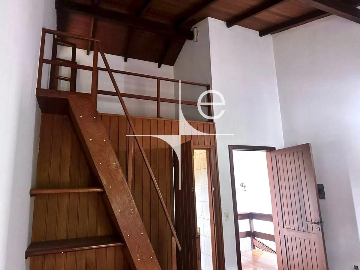 House with 3 bedrooms and 5 bathrooms, 481 m² — photo 8