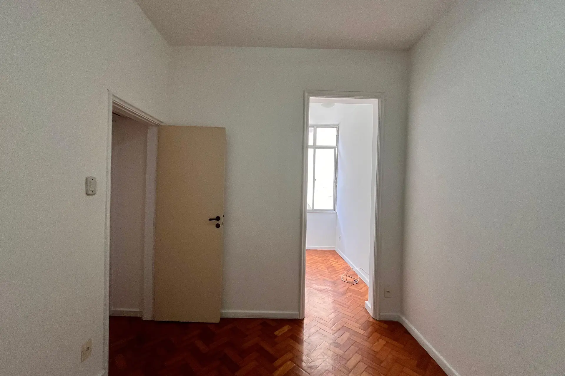 Apartamento sem mobília com 2 quartos e cozinha americana — photo 14