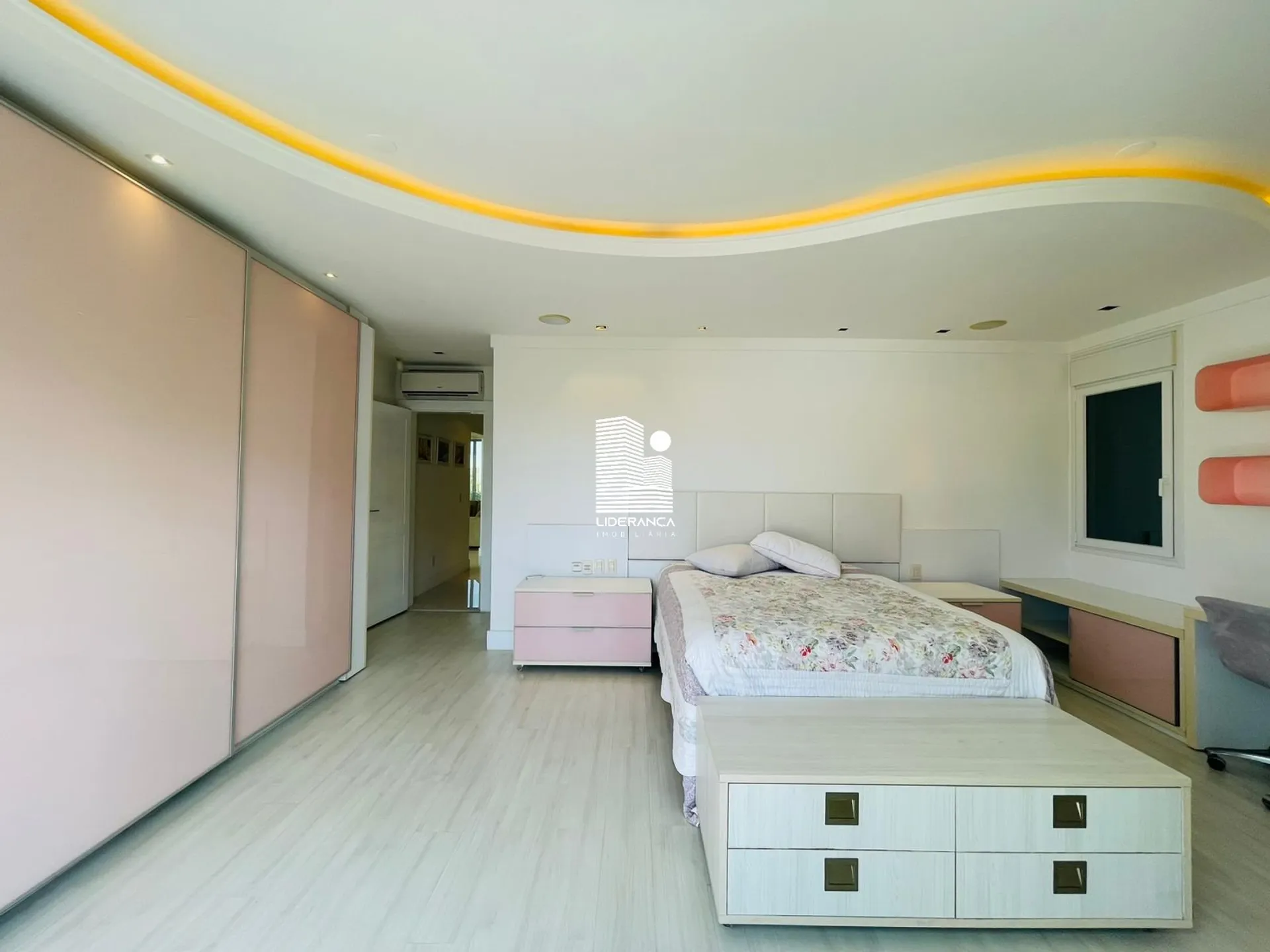 Casa mobiliada com 9 dormitórios e jardim privativo — photo 40