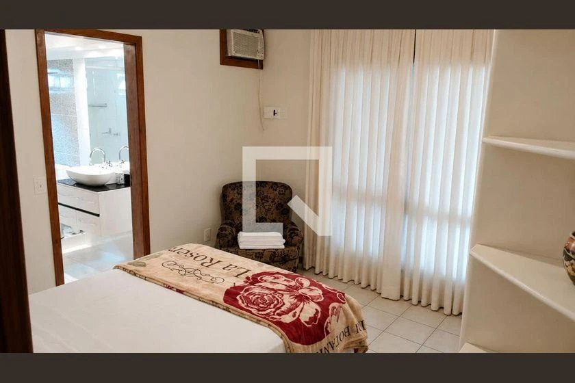 Облаштований будинок з 4 спальнями та 320 м² — photo 28