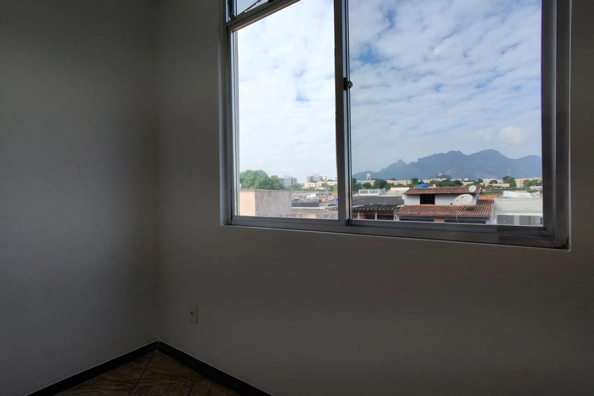 Unfurnished apartment with 2 bedrooms and 1 parking space — photo 48