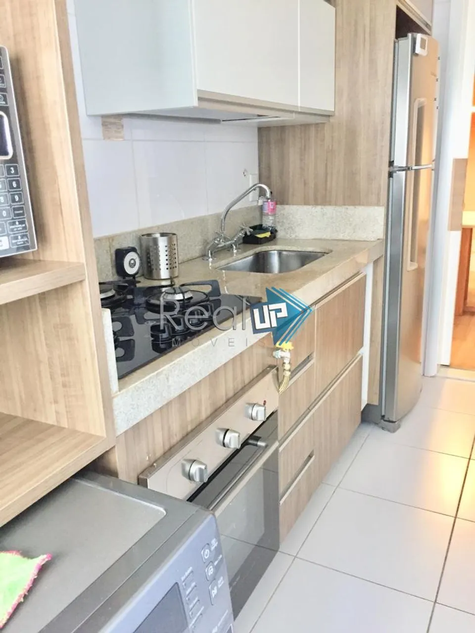 Furnished 2-bedroom apartment with balcony — photo 14