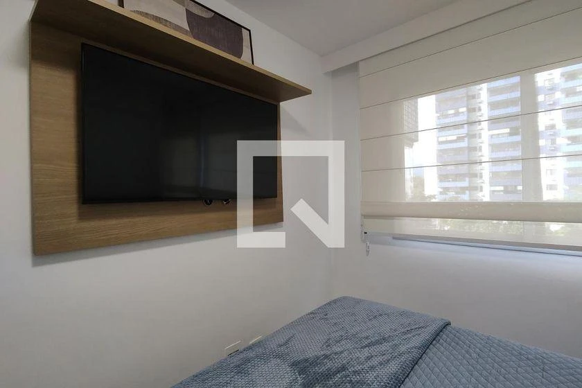 3-bedroom apartment with a walk-in closet — photo 23