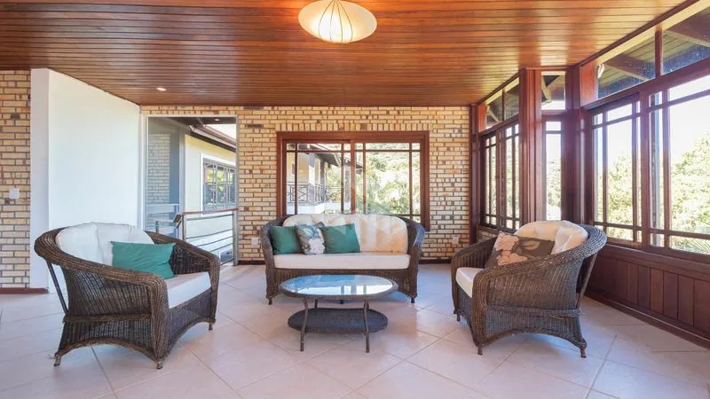 Furnished house with open-plan kitchen and 5 bedrooms
