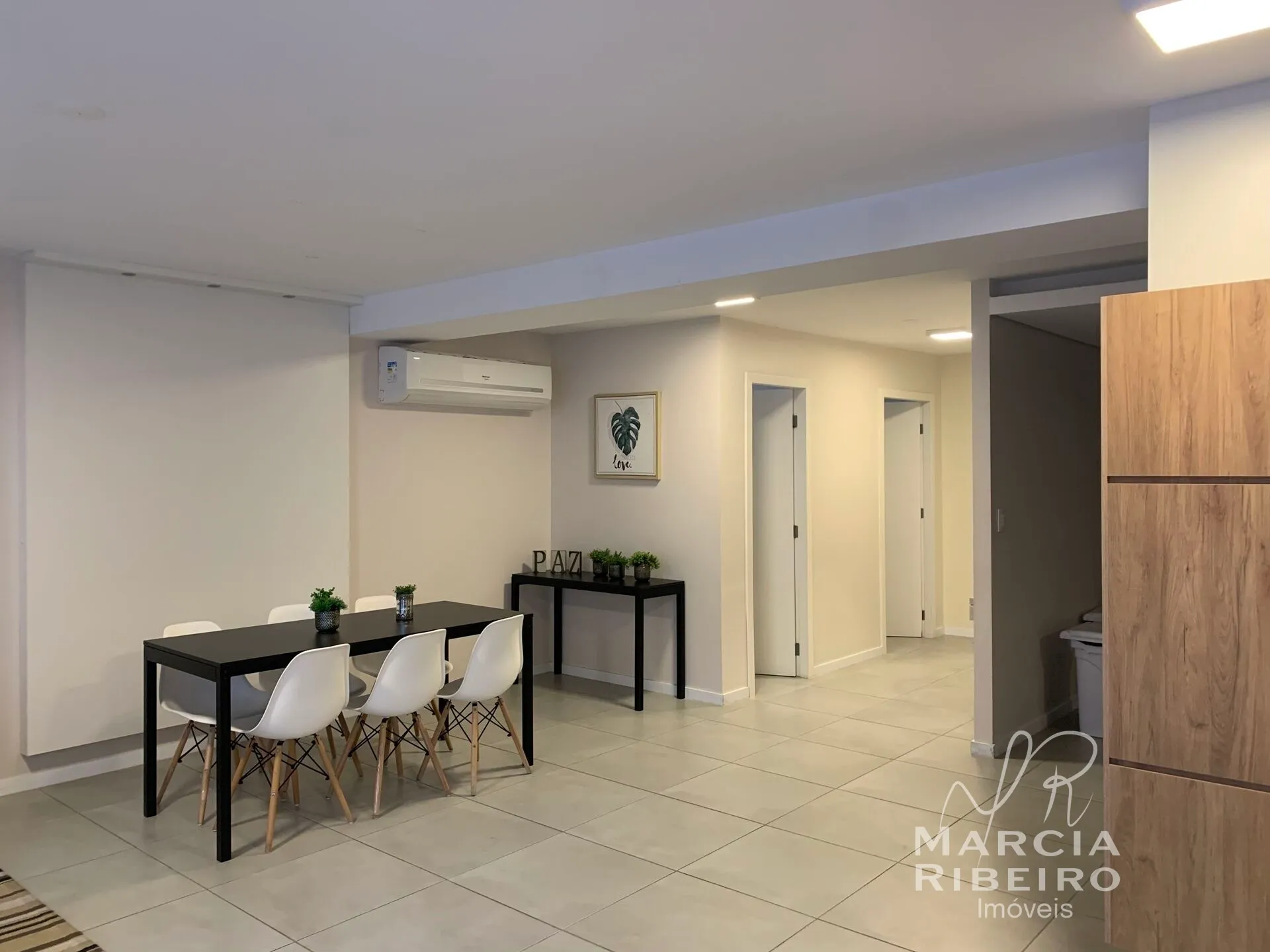 Departamento con piso de madera o laminado en Florianópolis — photo 12