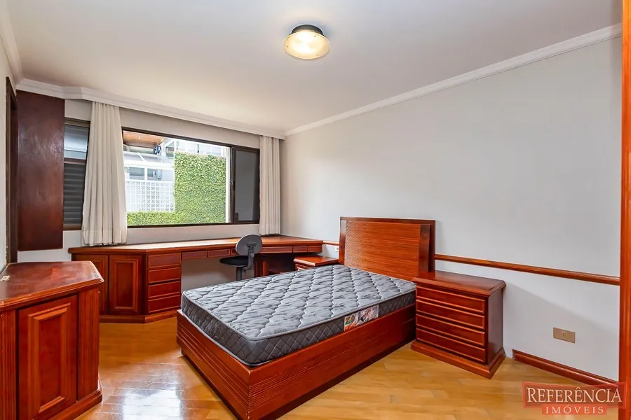 Condo house with 3 bedrooms and a closed kitchen — photo 13