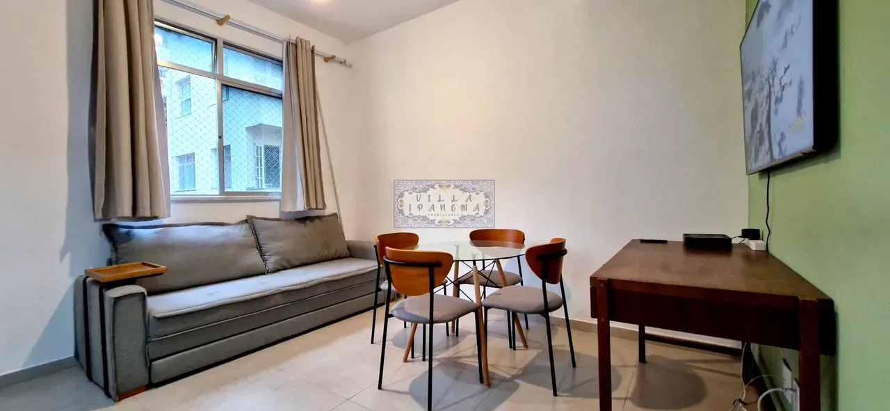 Furnished 1-bedroom apartment with a glassed-in balcony — photo 17